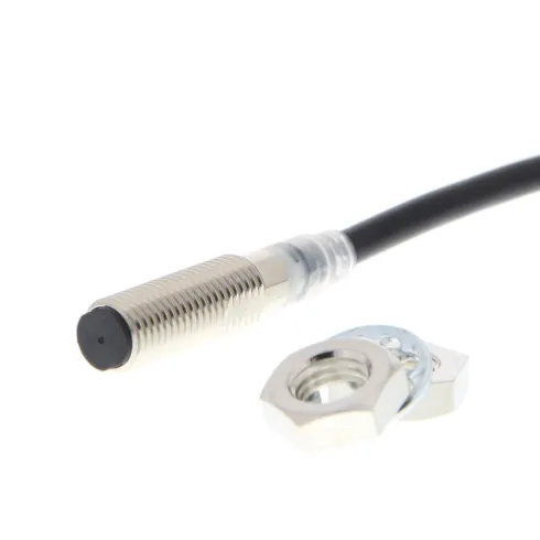 Датчик индуктивный Omron E2E-X4C18 2M
